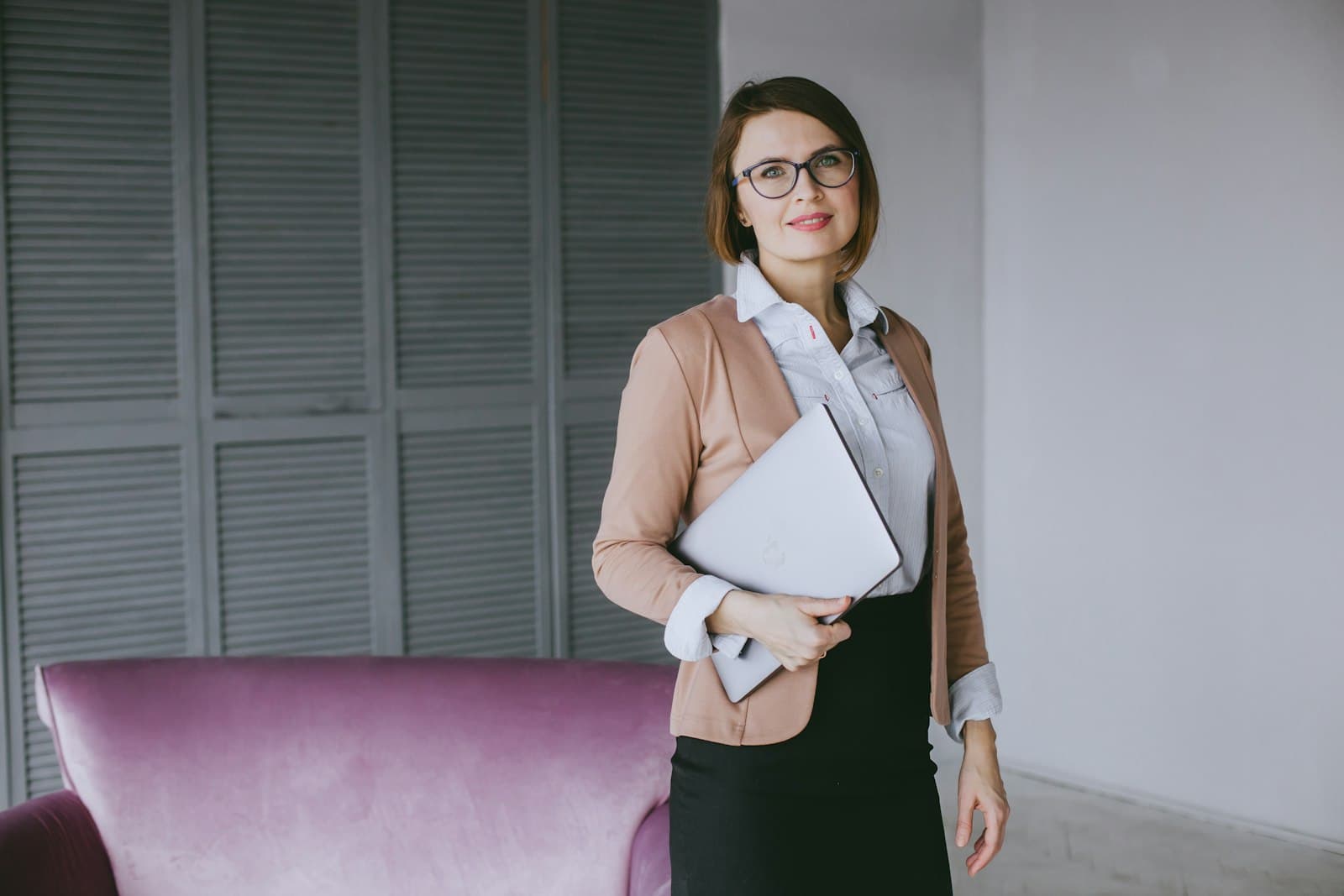 Blazer vừa vai là vừa thế nào, cách thử trong năm phút